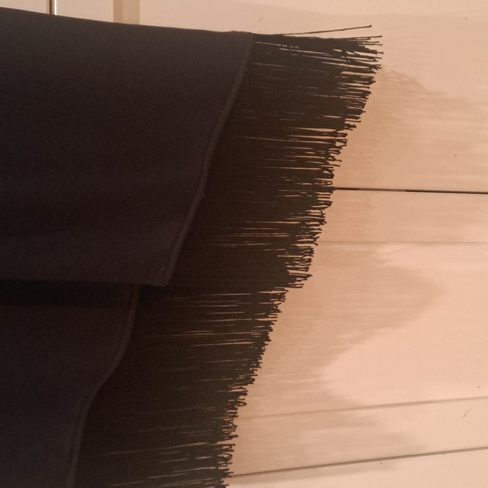 Elegant Black Fringe Hem Dress - Picture 4 of 6